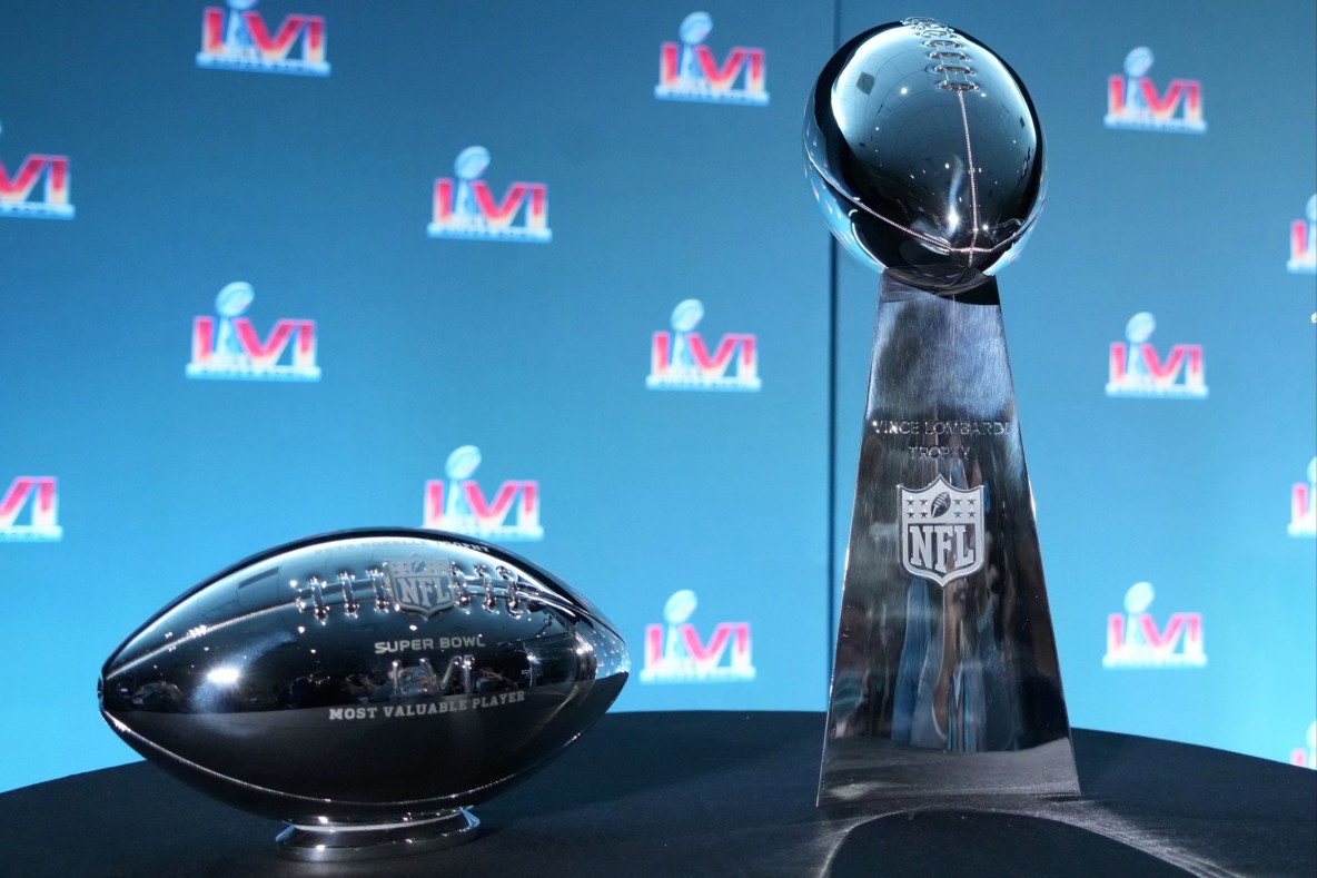 Football_NFL_Vince Lombardi Trophy