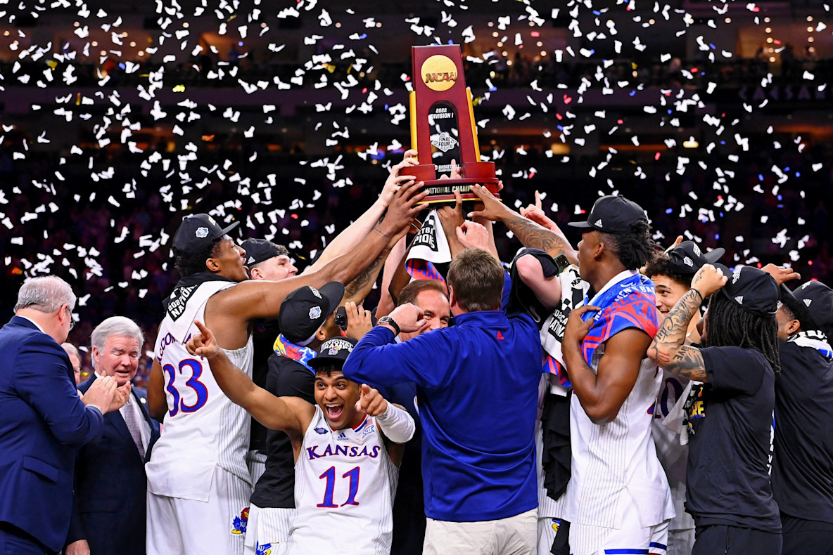 Basketball_March Madness_Kansas Jayhawks celebrate