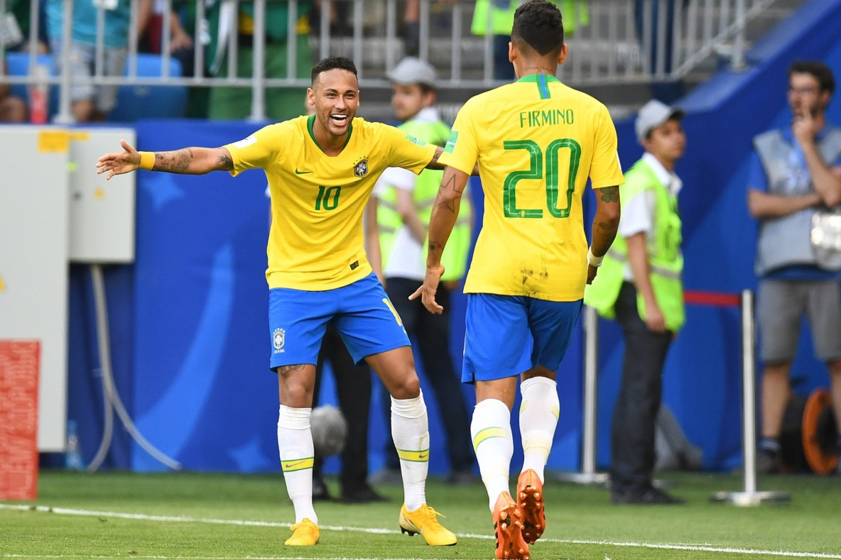 Soccer_World Cup_Brazil forwards Neymar and Roberto Firmino